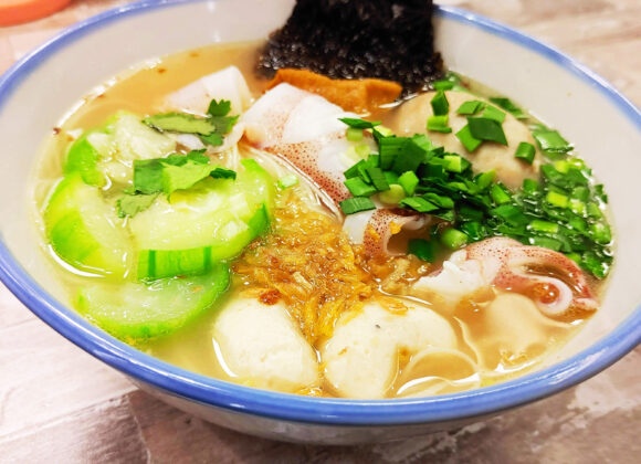 台中西區美食-中美街美食 雞湯小卷米粉 湯頭清甜好喝 20211225_174359